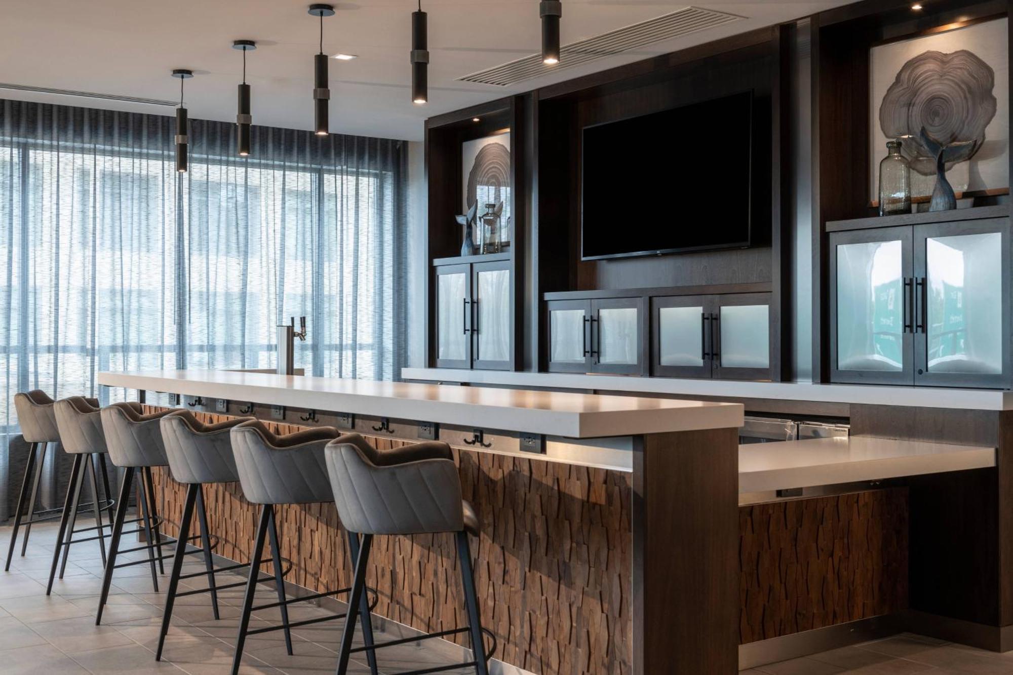 Towneplace Suites By Marriott Boston Medford Εξωτερικό φωτογραφία