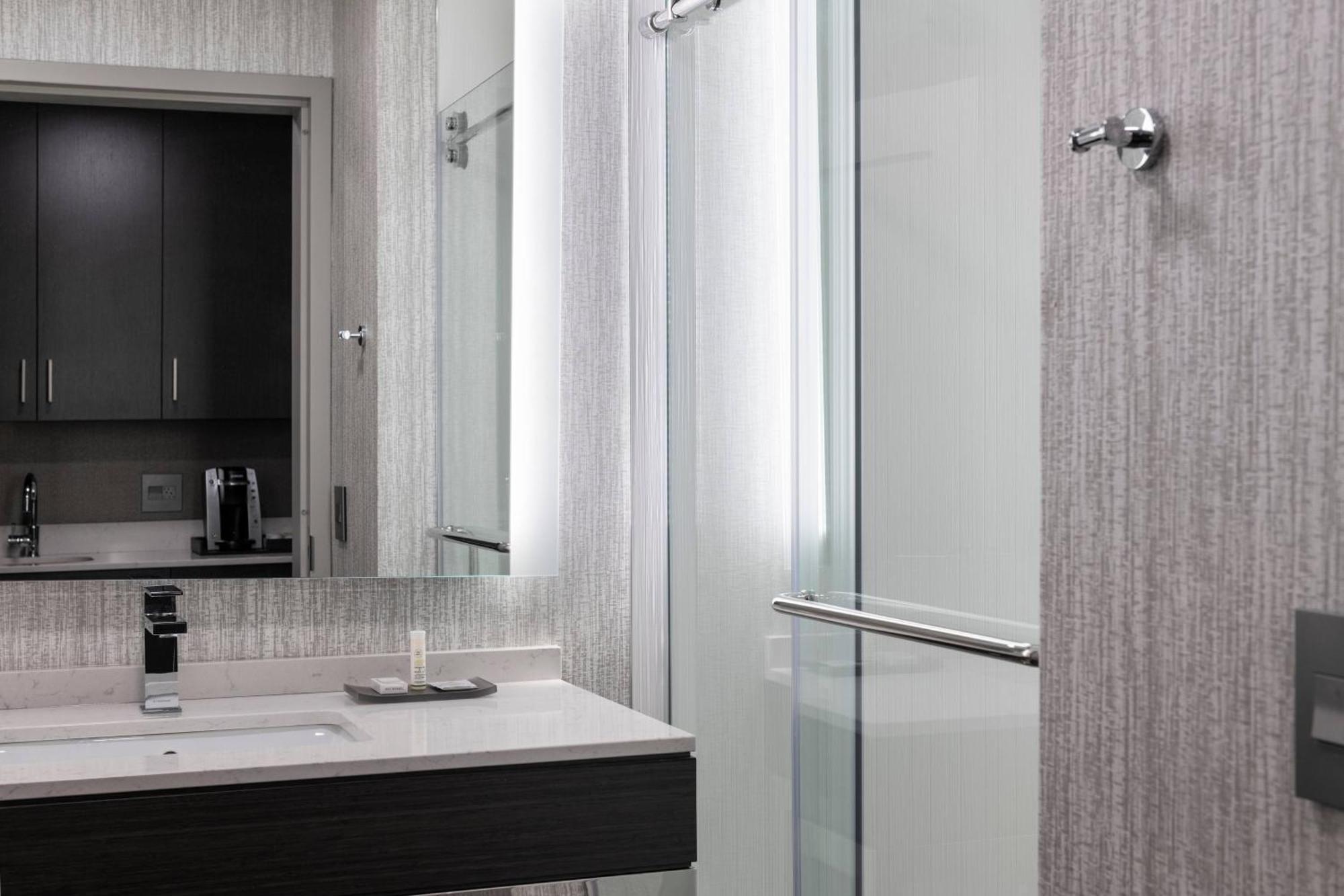 Towneplace Suites By Marriott Boston Medford Εξωτερικό φωτογραφία